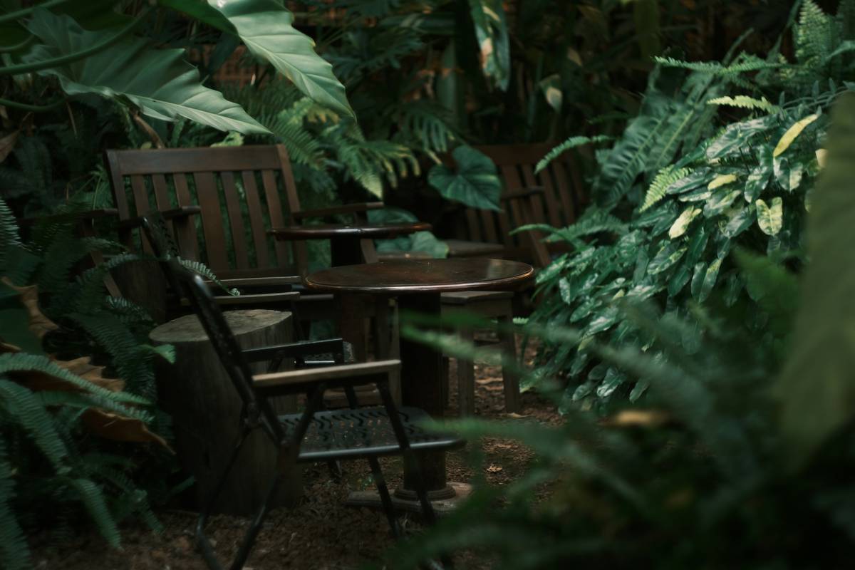 The Ultimate Outdoor Garden Guide to Choosing, Styling & Maintaining Garden Tables